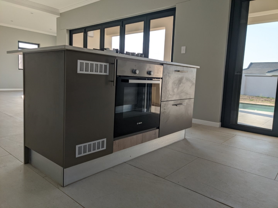 4 Bedroom Property for Sale in Kidds Beach Eastern Cape